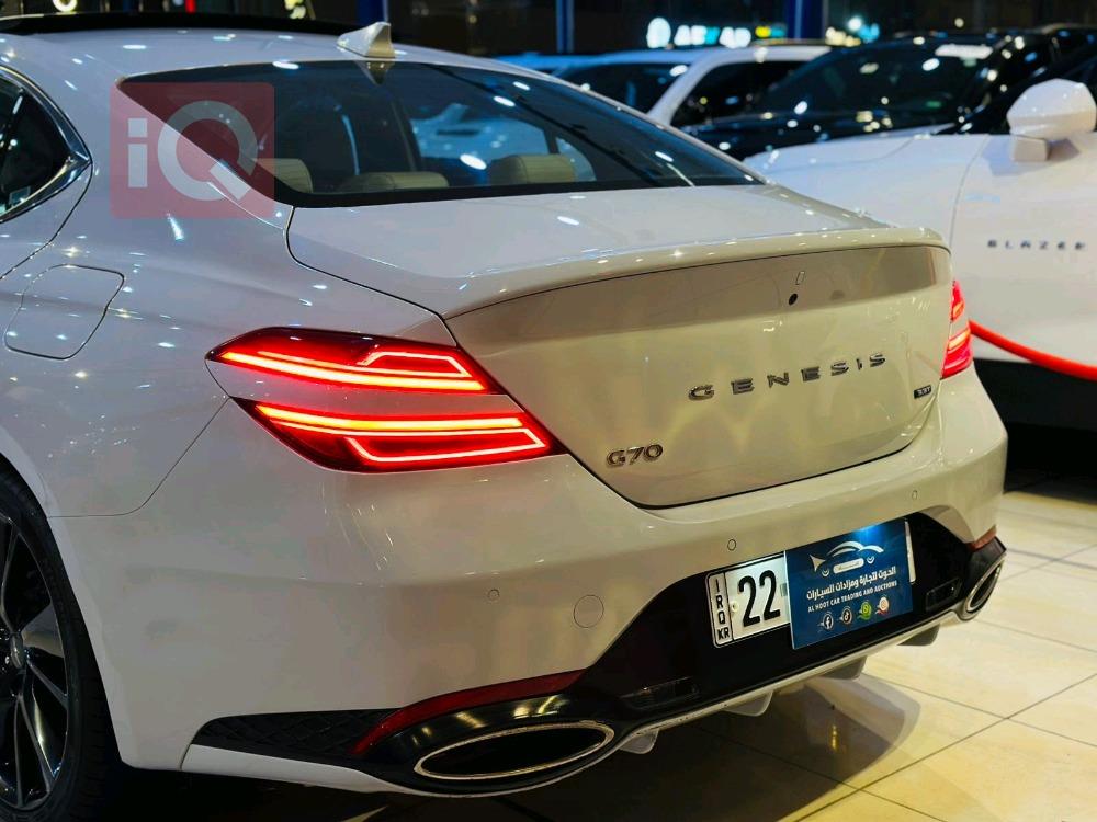جنسس G70